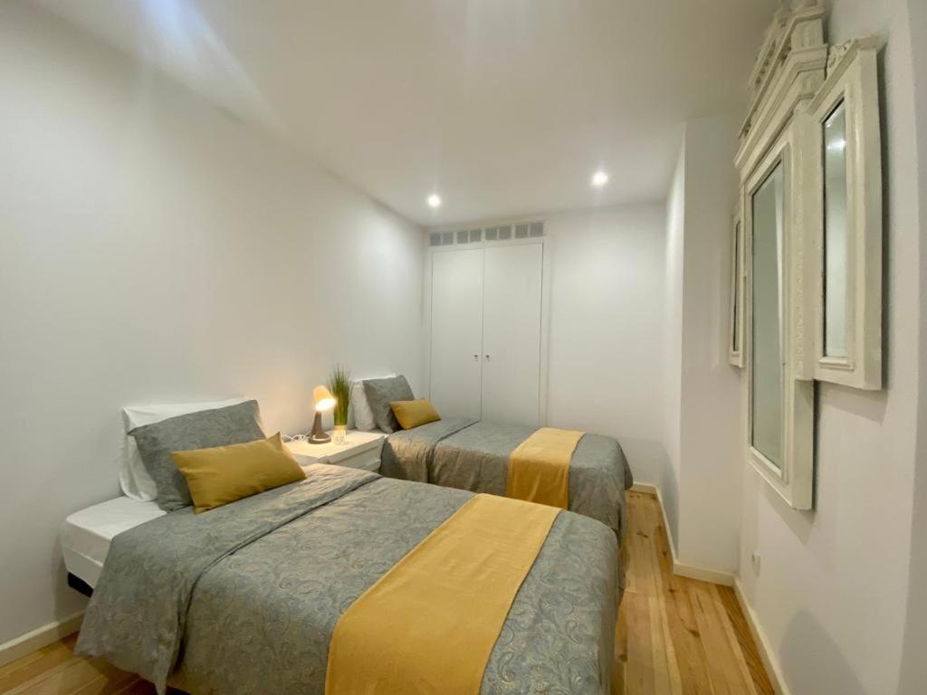 Farmácia Vila Lobos Apartment Lisbona Esterno foto