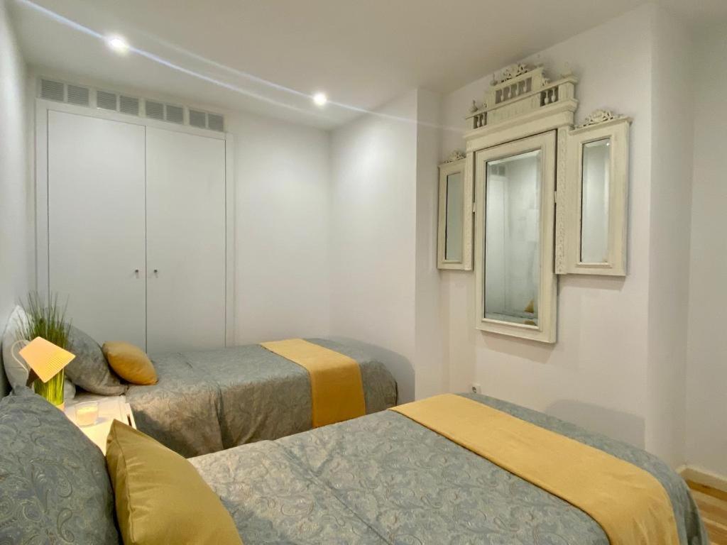 Farmácia Vila Lobos Apartment Lisbona Esterno foto
