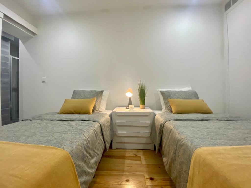 Farmácia Vila Lobos Apartment Lisbona Esterno foto