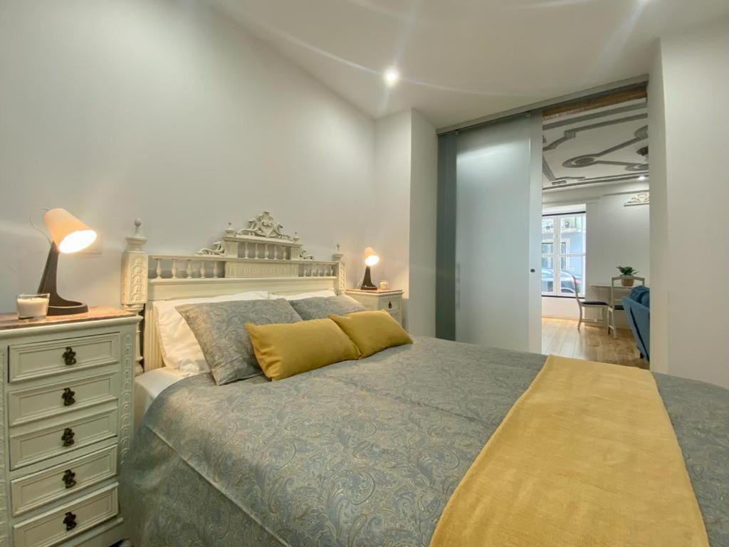 Farmácia Vila Lobos Apartment Lisbona Esterno foto